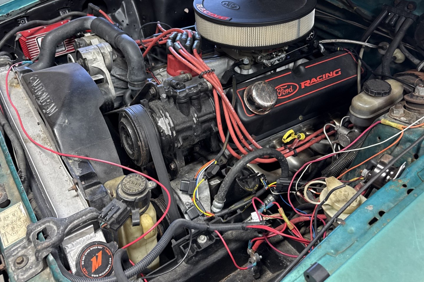 Smog Mustang engine bay
